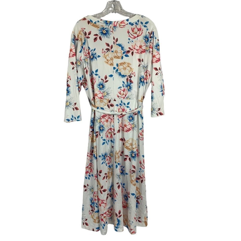 Women's Super Stretchy White Floral 3/4 Sleeve Dress - Picture 2 of 5